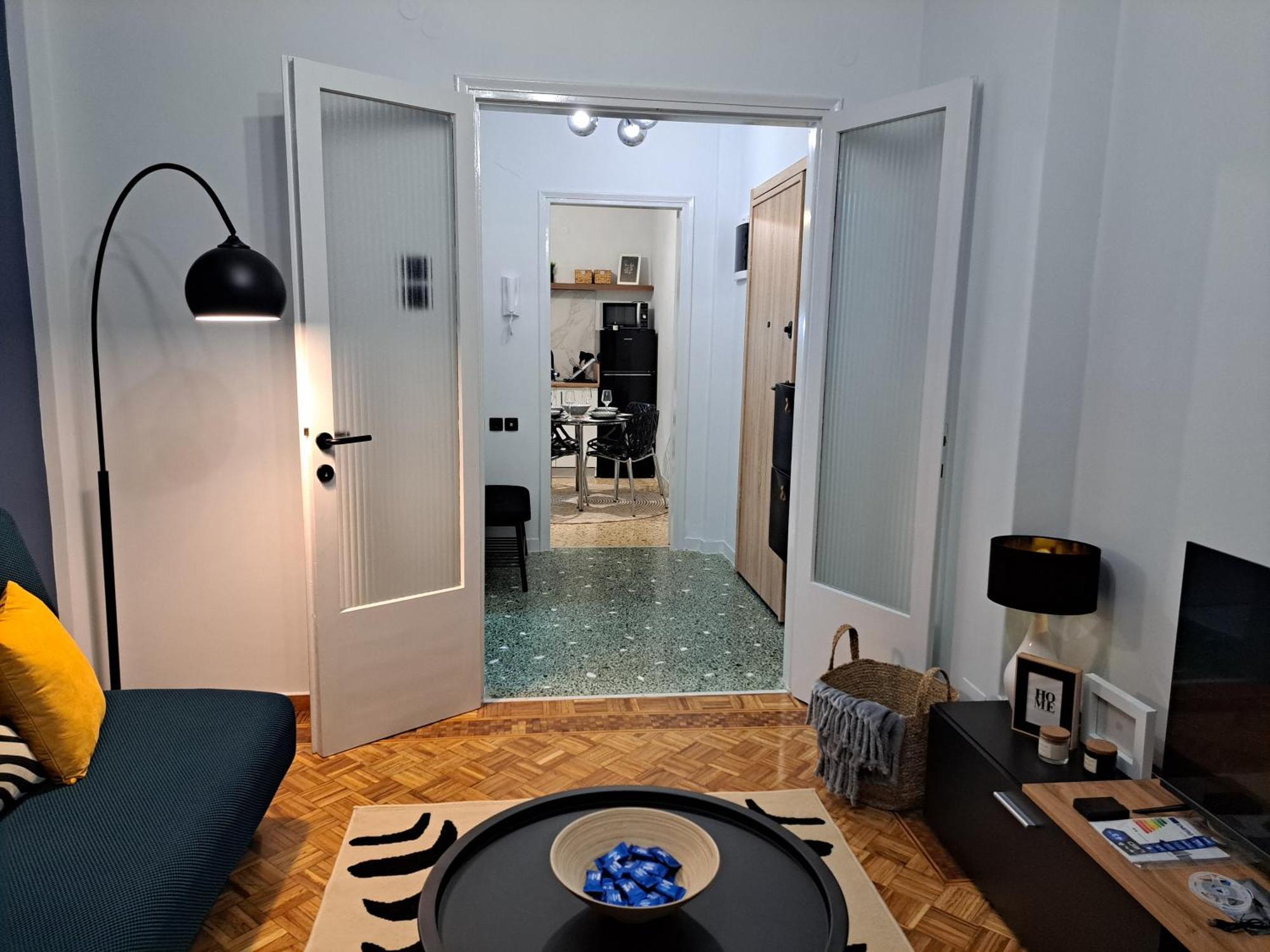 Stylish City Center Apartment Серрес Екстер'єр фото