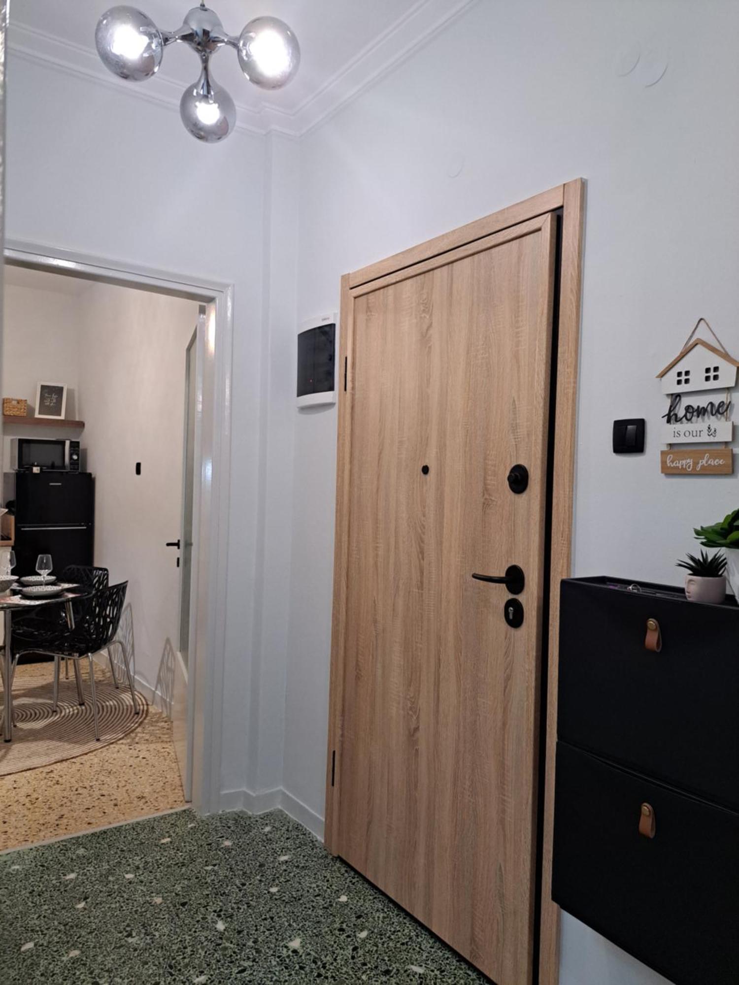 Stylish City Center Apartment Серрес Екстер'єр фото