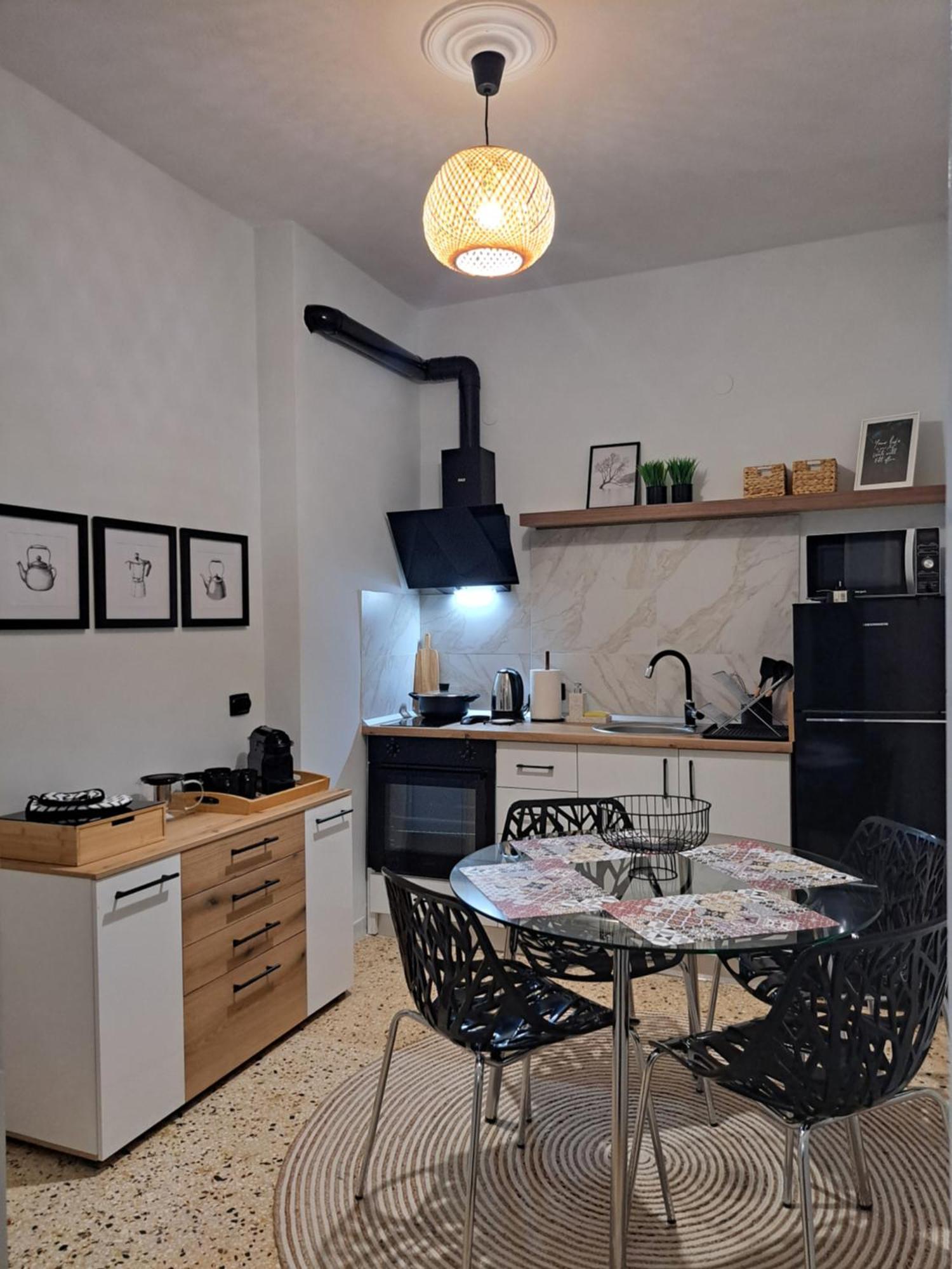 Stylish City Center Apartment Серрес Екстер'єр фото