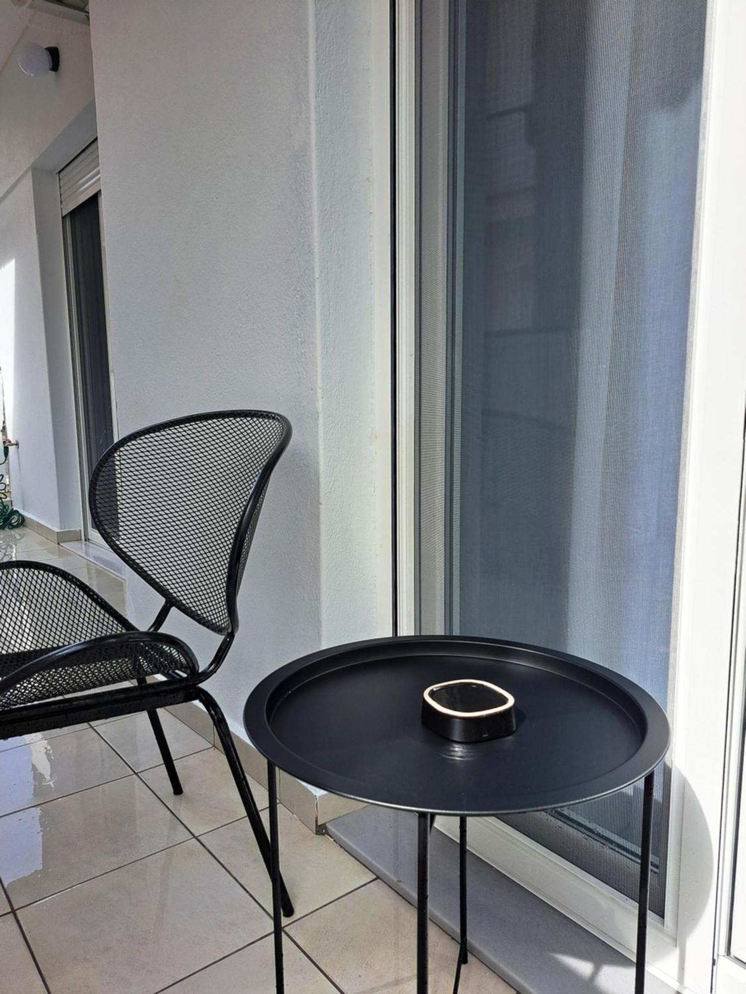 Stylish City Center Apartment Серрес Екстер'єр фото