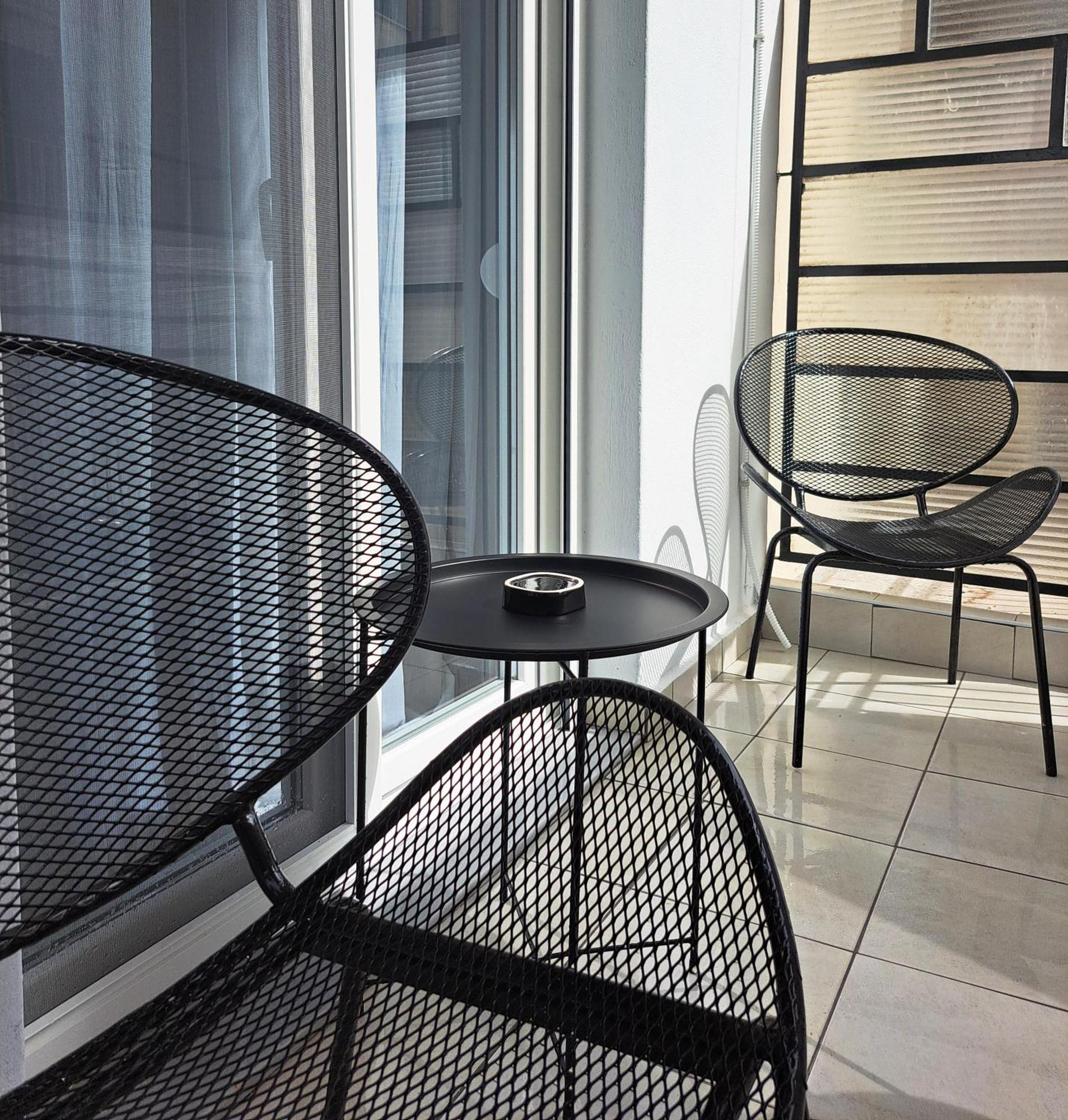 Stylish City Center Apartment Серрес Екстер'єр фото
