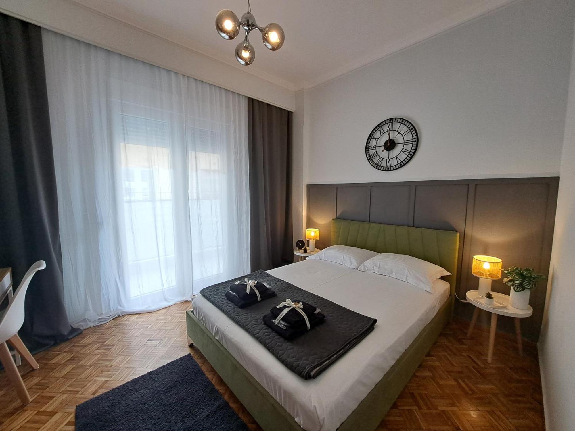 Stylish City Center Apartment Серрес Екстер'єр фото