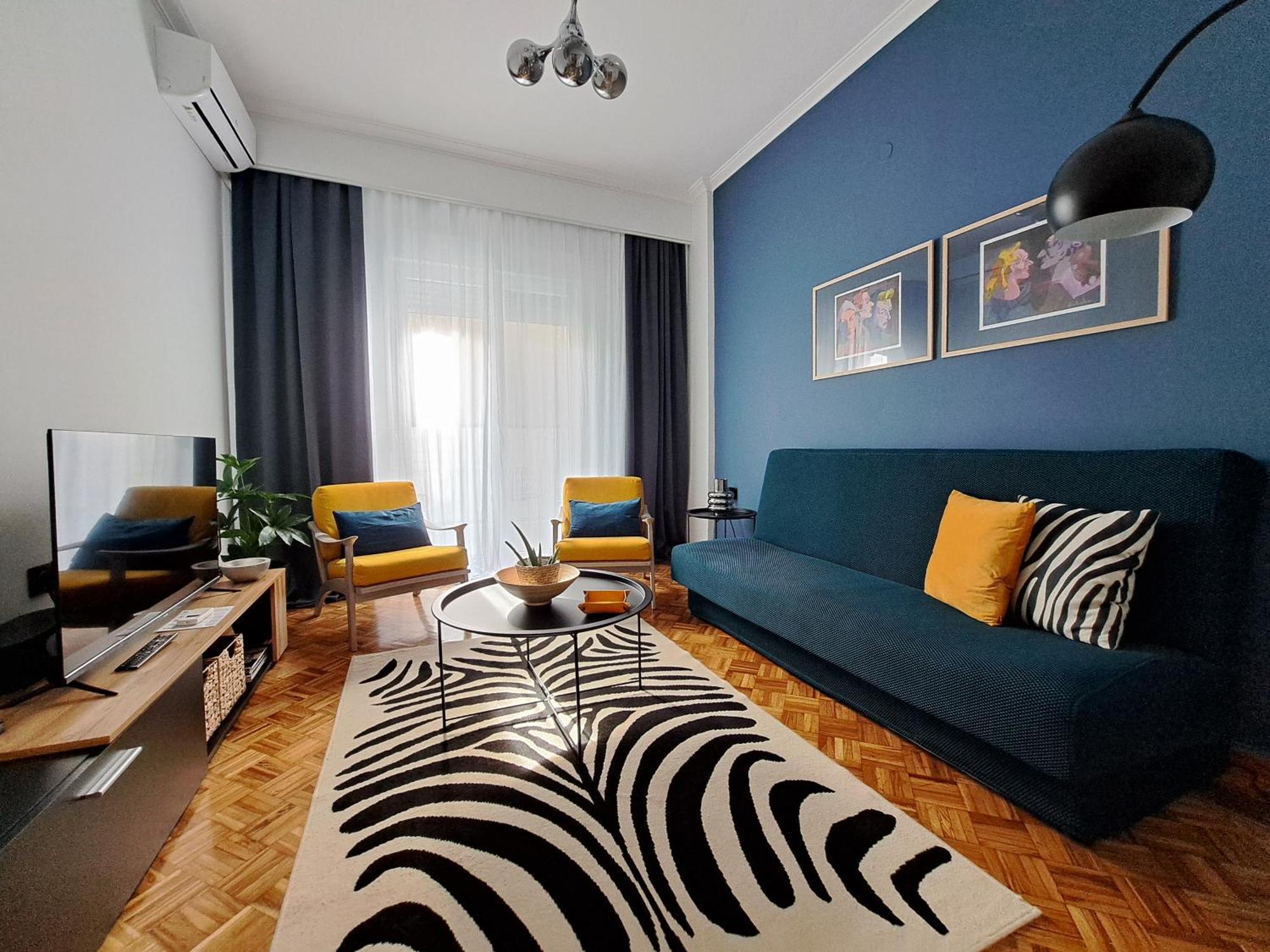 Stylish City Center Apartment Серрес Екстер'єр фото